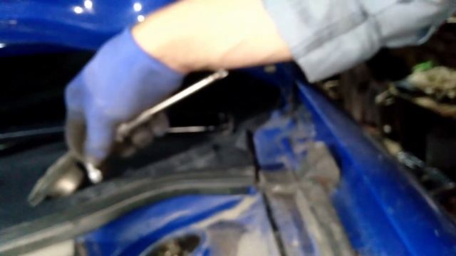 замена передних амортизаторов шкода октавия тур