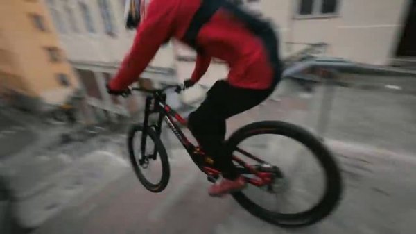 Urban Freeride Lives 3 - Fabio Wibmer