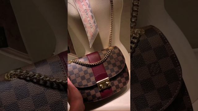 Сжигают сумки