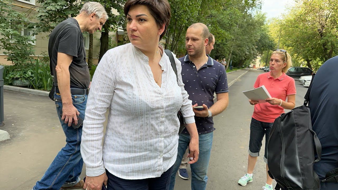 ЗАСТАВЛЯЕМ МЕСТНЫХ ЧИНОВНИКОВ ВЫЙТИ ВО ДВОРЫ И ПОСМОТРЕТЬ, ЧТО ОНИ ТАМ НАТВОРИЛИ часть 2 смотреть онлайн