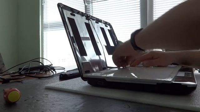 Смяна на дисплей Fujitsu Lifebook AH531 в сервиза на Screen.bg смотреть онлайн