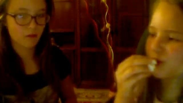 Мы едим попу Оленьки из вк или же жрем на камеру смотреть онлайн