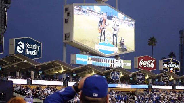 1st DODGER GAME! смотреть онлайн