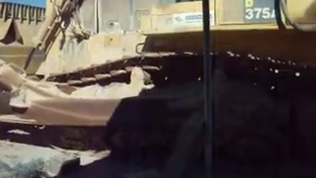 BULLDOZER 1.AVI смотреть онлайн