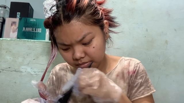Dying my HAIR like YEJI !! At Home (Pass/Fail)? | Moonkovers Vlog смотреть онлайн