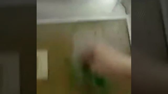 Решетка жиросборник от кухонной вытяжки. Салфетка GreenWay справится и с этим загрязнением. смотреть онлайн