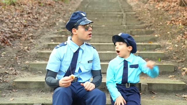 Jason and Story about Police Car смотреть онлайн