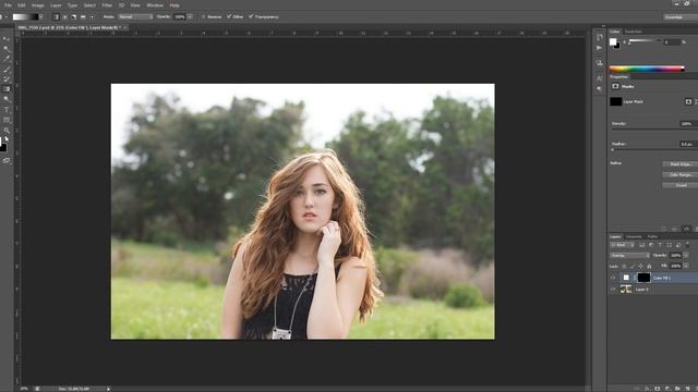 Using a Gradient Tool on a Layer Mask in Photoshop смотреть онлайн
