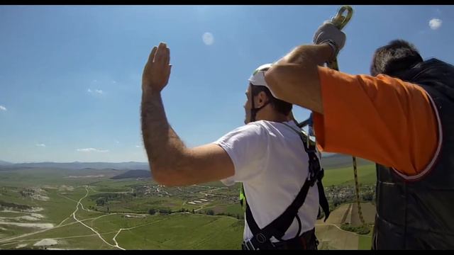 Чипейкин Евгений Белая скала прыжки с веревкой в Крыму с командой Skyline смотреть онлайн