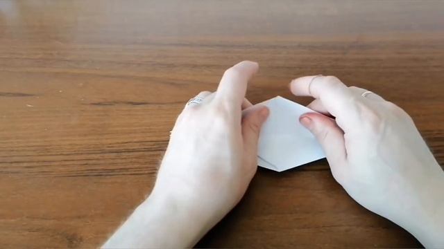 Птица у кормушки смотреть онлайн
