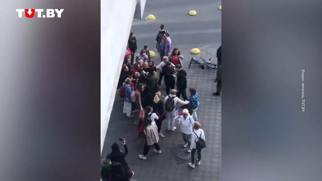 Женщины не дали задержать девушку на Немиге вечером 9 сентября смотреть онлайн