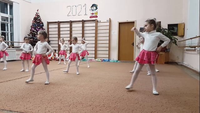 Ансамбль танца "Колибри". Новый год 2021 смотреть онлайн