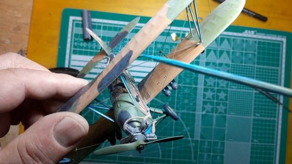 У-2 из коробки . М 1:48 . Постройка (о установке расчалок и тросов управления ).*11*