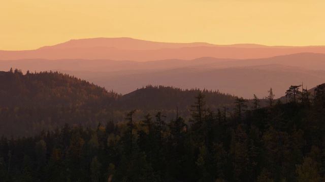 Осенний закат на хребте Ускундуй / Autumn sunset on the Uskunduy ridge смотреть онлайн