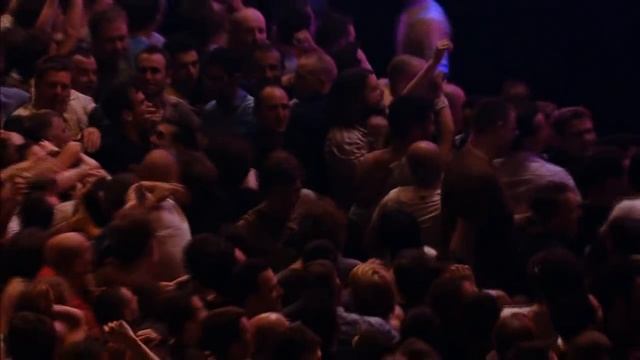 Morrissey - There Is A Light That Never Goes Out (live in Manchester) 2005 [HD] смотреть онлайн