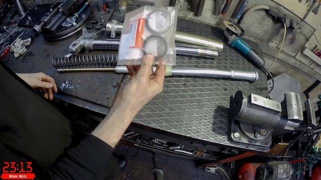 Suzuki DRZ 400 Ремонт вилки смотреть онлайн