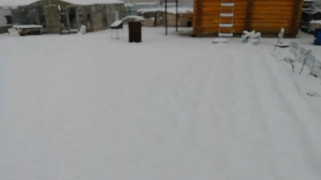 Ура, наконец-то у нас выпал снег! Разведка первого льда ну и немножко дачных дел. смотреть онлайн