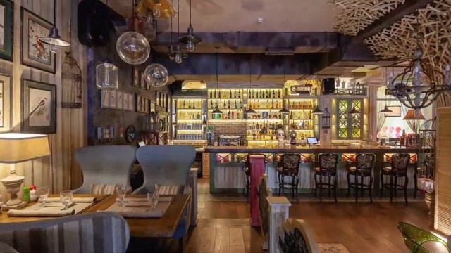 Отделка деревом и мебель в ресторане «Птицы и пчёлы» от Diana Danieli Home смотреть онлайн