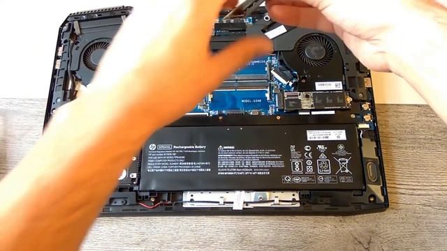 HP Omen 15 2018, desmontaje y actualización de SSD y RAM1 copia смотреть онлайн