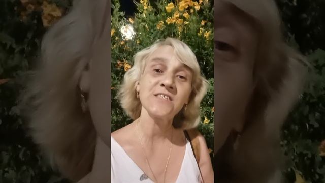 Отдать тебе любовь? Отдай! Рождественский. Стихи. Читает Эстэр. смотреть онлайн