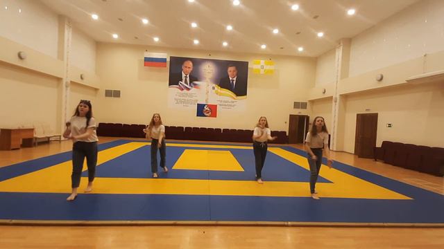 ансамбль ложкарей "Мастер" кавер версия песни "Ай-яй-яй" (гр. "Рок привет") смотреть онлайн