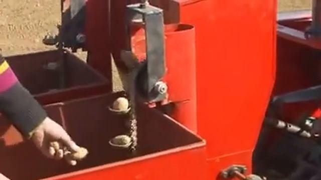 Картофелесажалка 2-х рядная Китайского производства. смотреть онлайн