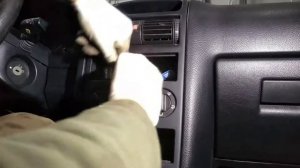 Opel Astra G  Demontaż wyświetlacza  konsoli centralnej