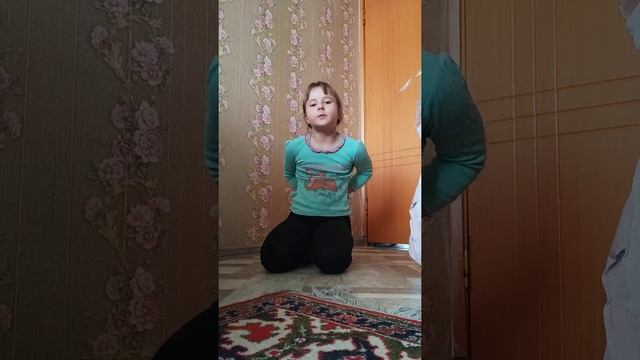 как научиться стоять на руках смотреть онлайн