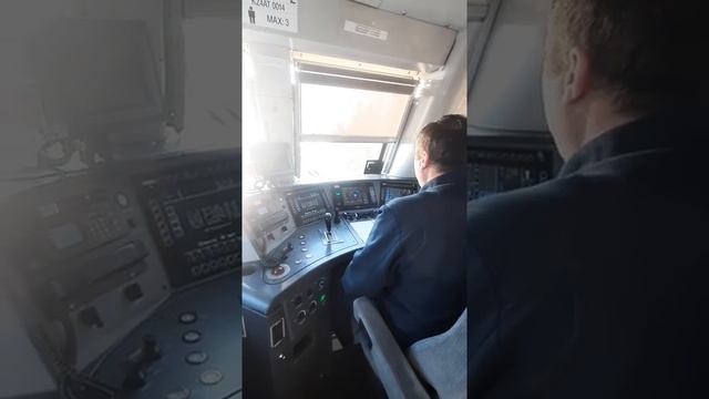 Автоведение на KZ4AT c пассажирским поездом смотреть онлайн