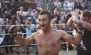 Чемпион Мира по Тайскому боксу в Боях Без Правил, Жесть!!!!