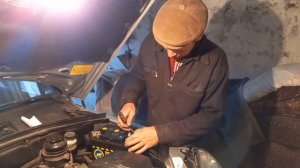 замена аккумулятора на шевроле - ниве.