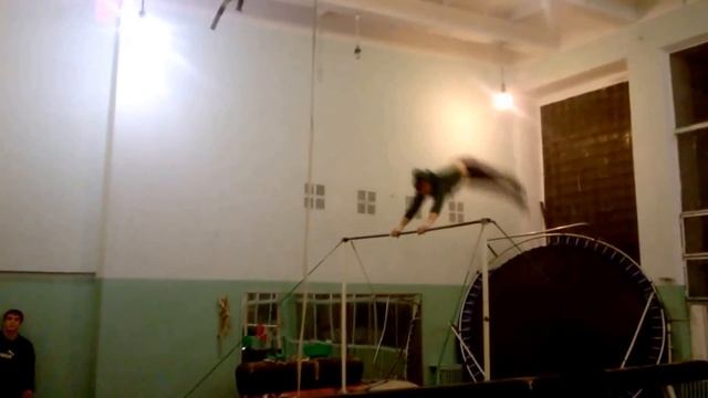 Комбінація на перекладині смотреть онлайн