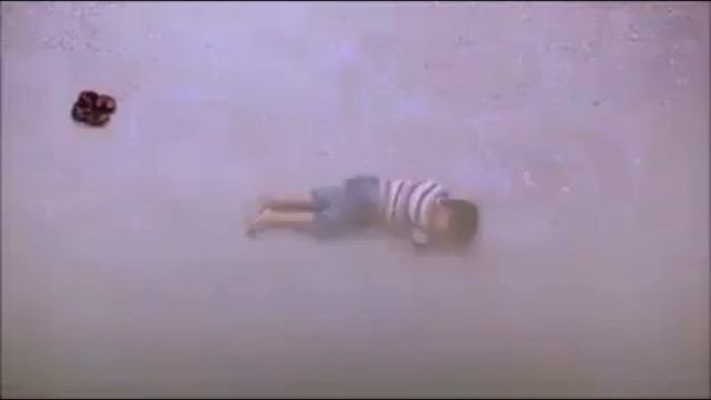 Малыш из детского дома нарисовал маму на асфальте и лег в ее объятия...
Из уважения к маме он даже смотреть онлайн