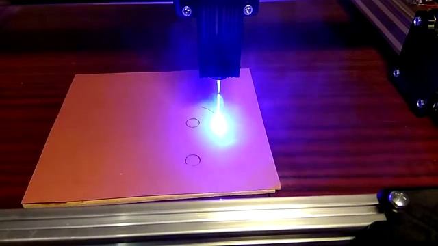 Лазерный гравер 5.5Вт, офлайн контроллер, сенсорный дисплей смотреть онлайн