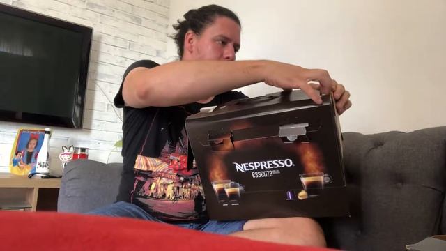 Unboxing Cafeteira Nespresso Combo Essenza Mini + Aeroccino смотреть онлайн