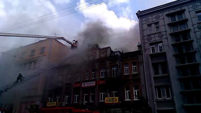 Пожар Киев 8.05.17 ул. Петлюры (коминтерна) часть 4 смотреть онлайн