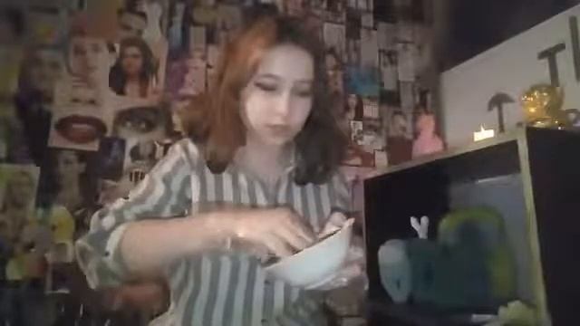 Крашу волосы потому что мне скучно