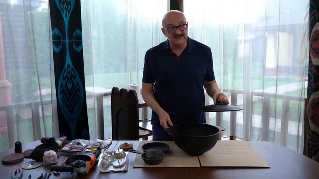 О чугунной крышке (Сталик Ханкишиев) смотреть онлайн