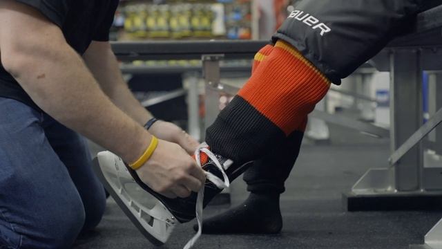 How To Dress a Youth Hockey Player смотреть онлайн