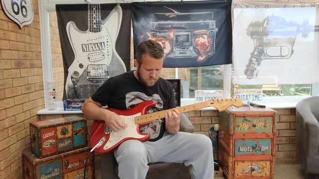 Squier Standard Stratocaster Candy Apple Red | Review Demo смотреть онлайн