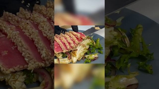 Стейк из тунца в кунжутной панировке! смотреть онлайн
