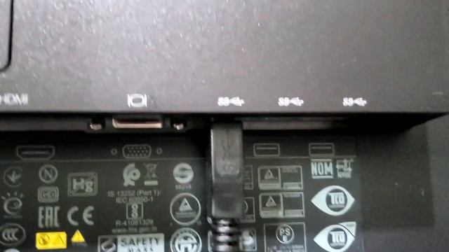 CÓMO USAR los PUERTOS USB de un MONITOR смотреть онлайн