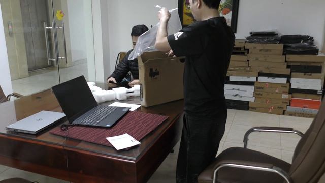 HANOILAB: UNBOXING Lenovo IdeaPad S340-15IWL Core i5-8265U/8G/128SSD/15.6HD/W10H FROM USA смотреть онлайн
