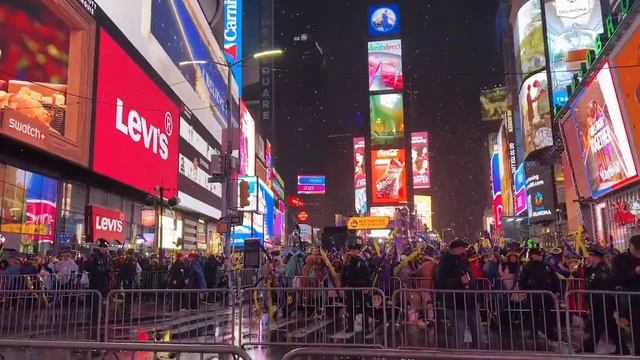 Новый год Нью Йорк 2023 / New York City LIVE Times Square New Years Eve 2023 смотреть онлайн