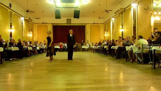 Los Alonso, Milonga Los Zucca, Niño bien. Buenos Aires 2013 смотреть онлайн