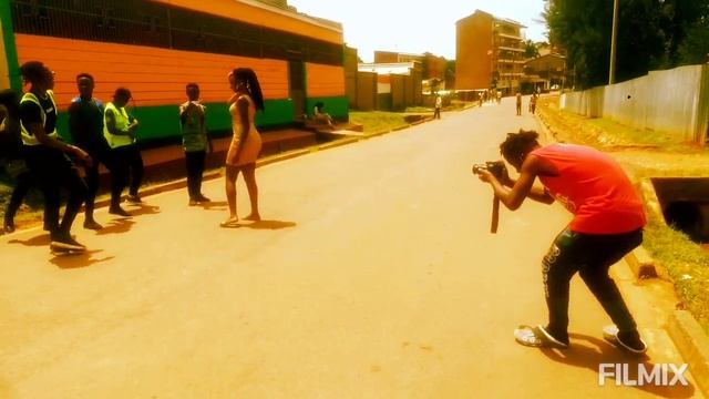 Stone Bwoy-Nominate ft Keri Hilson (Groovy Bee Dance Cover Video)behind the scene смотреть онлайн