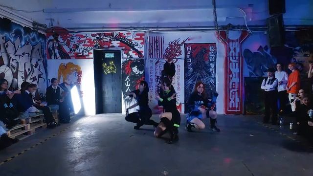 Blinding - Aespa - Savage смотреть онлайн