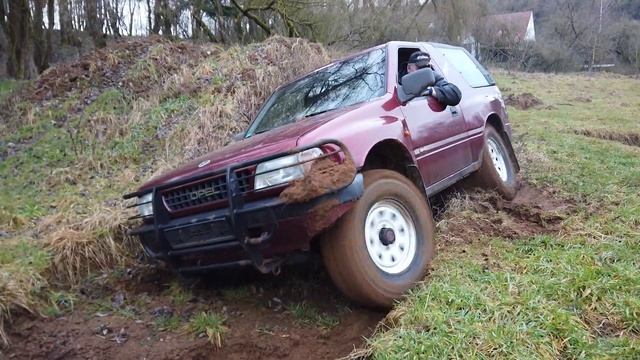 Opel Frontera Sport offroad mud stuck/ Ram-trench stuck смотреть онлайн
