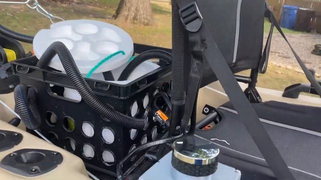 Pelican Catch Power 100 kayak with wired remote power and pedal steering. смотреть онлайн