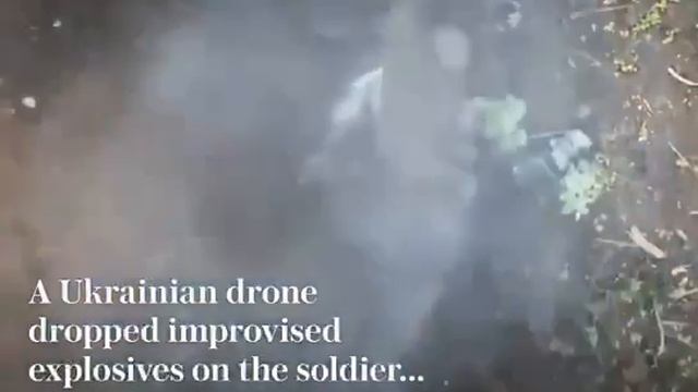 ロシア人は無敵だ!!ウクライナの無人偵察機が、負傷したロシア兵に 3 回手榴弾を投下しましたが、彼はそれらをジャガイモのように放り投げました。 смотреть онлайн